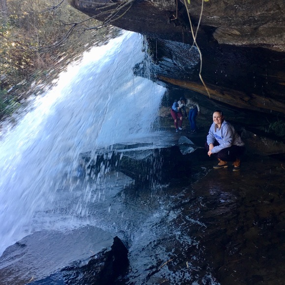 Meet your Posher, Tiffany - Picture 3 of 4